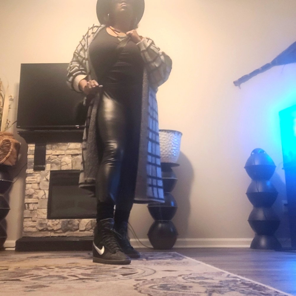 🛒BLACK FAUX LEATHER PANTS
